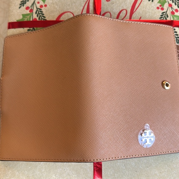 Tory Burch - Picture 4 of 8